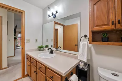 1976  Parknoll Ln, Port Washington, WI 53074 - Photo 23