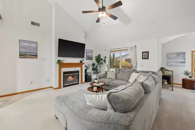 1976  Parknoll Ln, Port Washington, WI 53074 - Photo 11