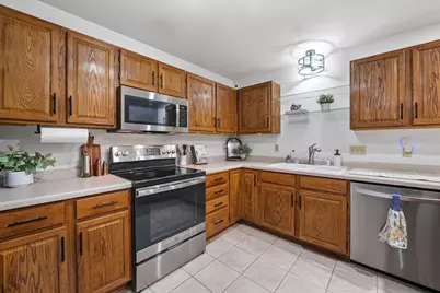 1976  Parknoll Ln, Port Washington, WI 53074 - Photo 7