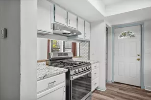 4229 W Meinecke Ave, Milwaukee, WI 53210 - Photo 9