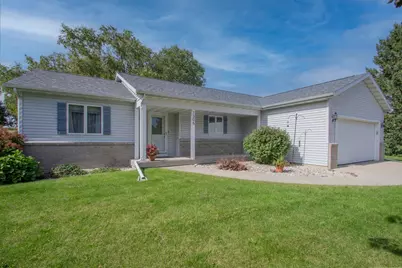 1306  Davies Ct, Watertown, WI 53098 - Photo 3
