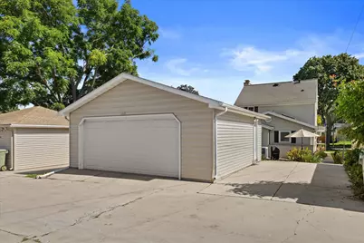 2829 S 46th St, Milwaukee, WI 53219 - Photo 33