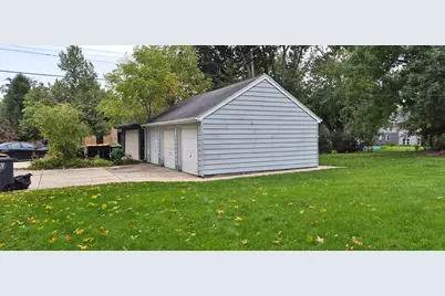 4574 N 107th St, Wauwatosa, WI 53225 - Photo 3