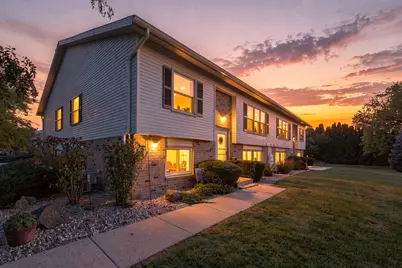 10248 W Parkedge Cir, Franklin, WI 53132 - Photo 1