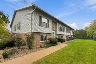 10248 W Parkedge Circle, Franklin, WI 53132 - Photo 3