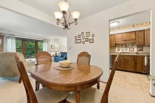10248 W Parkedge Circle, Franklin, WI 53132 - Photo 9