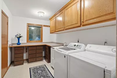 1264  Creekside Ln, Grafton, WI 53024 - Photo 21