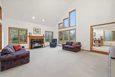 1264  Creekside Ln, Grafton, WI 53024 - Photo 7