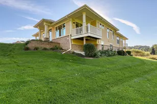 W129N6745 Northfield Circle, Menomonee Falls, WI 53051 - Photo 3
