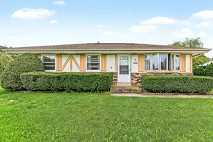 10090 S Oak Ln, Oak Creek, WI 53154 - Photo 1