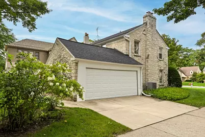2576  Pasadena Blvd, Wauwatosa, WI 53226 - Photo 39