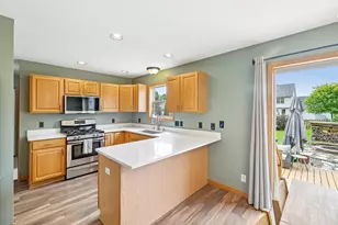 6605 Carlton Dr, Madison, WI 53718 - Photo 9