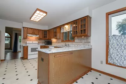 W156N5486  Bette Dr, Menomonee Falls, WI 53051 - Photo 9