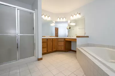 W156N5486  Bette Dr, Menomonee Falls, WI 53051 - Photo 15