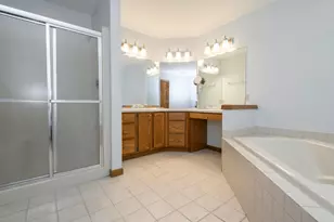 W156N5486 Bette Dr, Menomonee Falls, WI 53051 - Photo 15