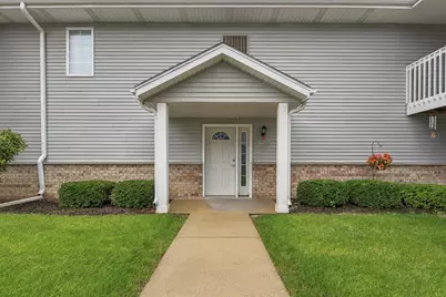 W197N17002  Stonewall Dr, Jackson, WI 53037 - Photo 9