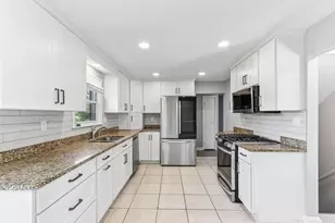 9035 W Morgan Ave, Milwaukee, WI 53228 - Photo 11