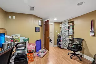 2434 W Edgerton Ave, Milwaukee, WI 53221 - Photo 37