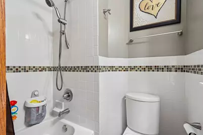 2434 W Edgerton Ave, Milwaukee, WI 53221 - Photo 35