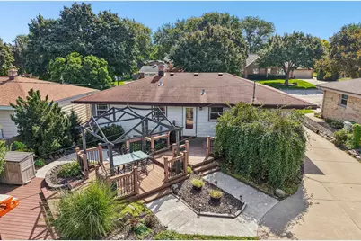 2434 W Edgerton Ave, Milwaukee, WI 53221 - Photo 3