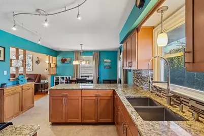 2434 W Edgerton Ave, Milwaukee, WI 53221 - Photo 17