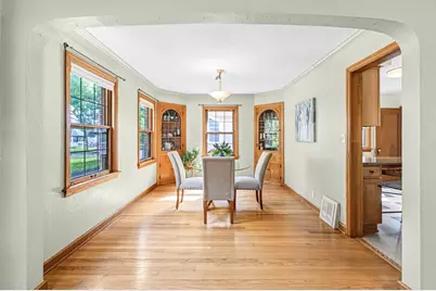2563 N 71st St, Wauwatosa, WI 53213 - Photo 9