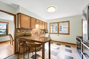 2563 N 71st St, Wauwatosa, WI 53213 - Photo 11