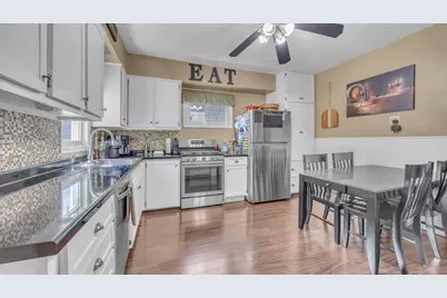 1631  Blocki Ct, Sheboygan, WI 53081 - Photo 5