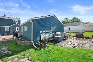 2871 S 85th St, West Allis, WI 53227 - Photo 23