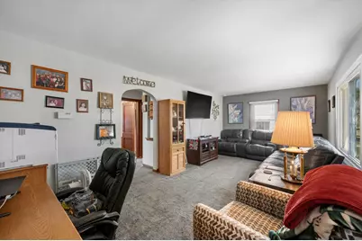 2871 S 85th St, West Allis, WI 53227 - Photo 3