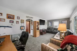 2871 S 85th St, West Allis, WI 53227 - Photo 3