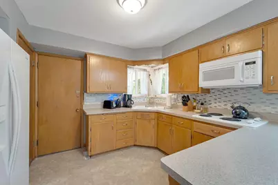5937 N Sidney Pl, Glendale, WI 53209 - Photo 5