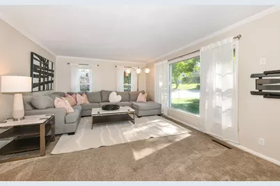 11310 W Wisconsin Ave, Wauwatosa, WI 53226 - Photo 3