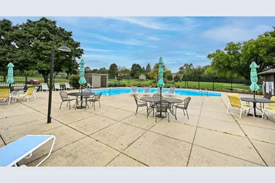 6100 W Stonehedge Dr #347, Greenfield, WI 53220 - Photo 25