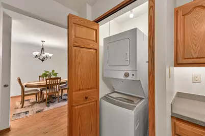 6100 W Stonehedge Dr #347, Greenfield, WI 53220 - Photo 7