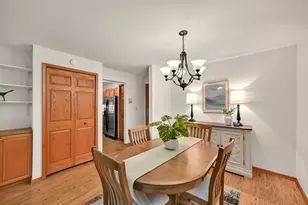 6100 W Stone Hedge Dr, Greenfield, WI 53220 - Photo 5