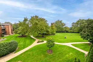 6100 W Stone Hedge Dr, Greenfield, WI 53220 - Photo 11