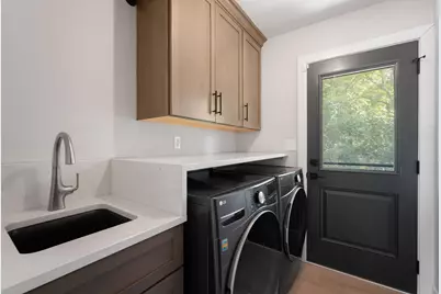 7942 S 66th St, Franklin, WI 53132 - Photo 21