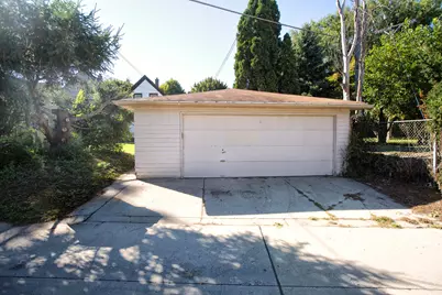 3262 S Whitnall Ave, Milwaukee, WI 53207 - Photo 33