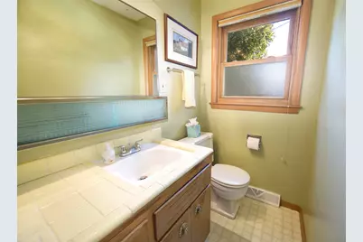 3262 S Whitnall Ave, Milwaukee, WI 53207 - Photo 25