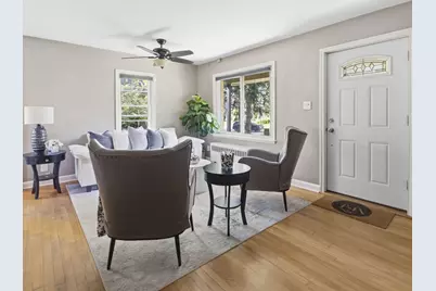 4858 N Iroquois Ave, Glendale, WI 53217 - Photo 3
