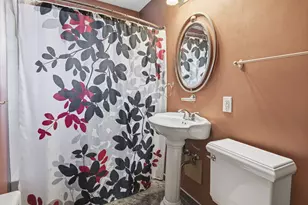 4858 N Iroquois Ave, Glendale, WI 53217 - Photo 13