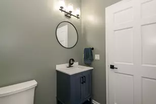 1887 Wayside Dr, Hartford, WI 53027 - Photo 15
