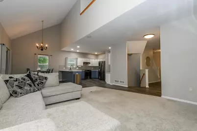1887  Wayside Dr, Hartford, WI 53027 - Photo 5