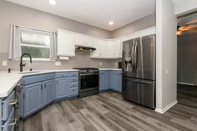 1887  Wayside Dr, Hartford, WI 53027 - Photo 7