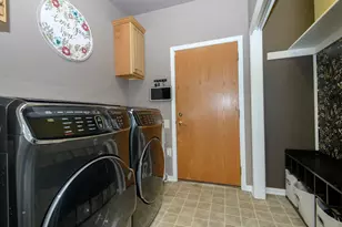 1887 Wayside Dr, Hartford, WI 53027 - Photo 17