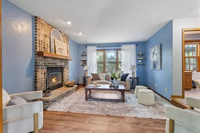 2615  Faringdon Ct, Waukesha, WI 53188 - Photo 3