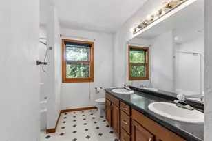 2615 Faringdon Ct, Waukesha, WI 53188 - Photo 21