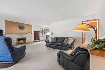 800  Echo Ln, Racine, WI 53406 - Photo 11