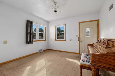 2320  Madison St, La Crosse, WI 54601 - Photo 9